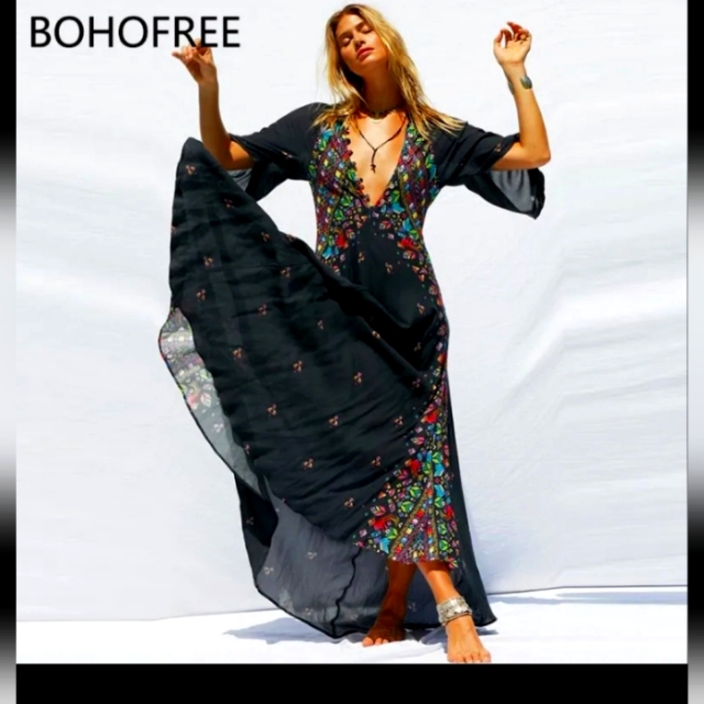 BOHO MAXI DRESS FLOWS FREELY Ankle length multi-colored Bohemian dress. Black XL